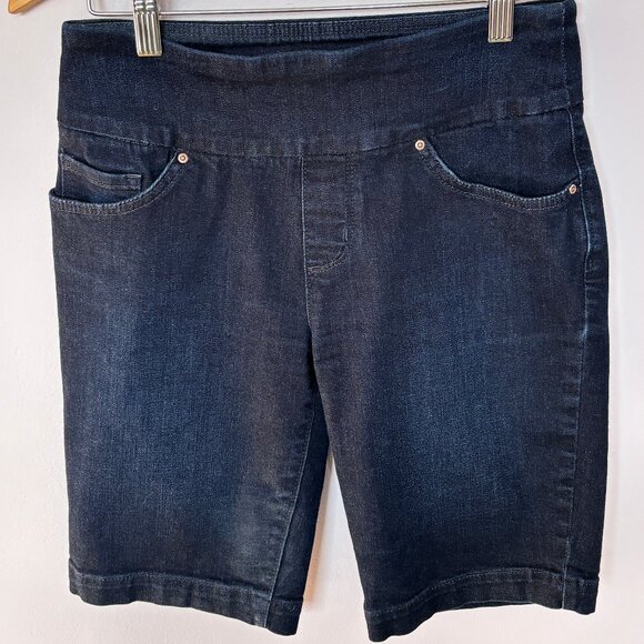 Lee Slim Fit Sculpting Pull-On Bermuda Jean Shorts in Dark Blue Wash - Picture 4 of 9